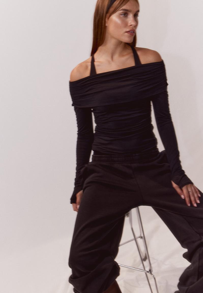 Off-the-shoulder sports top - black - 1298008001