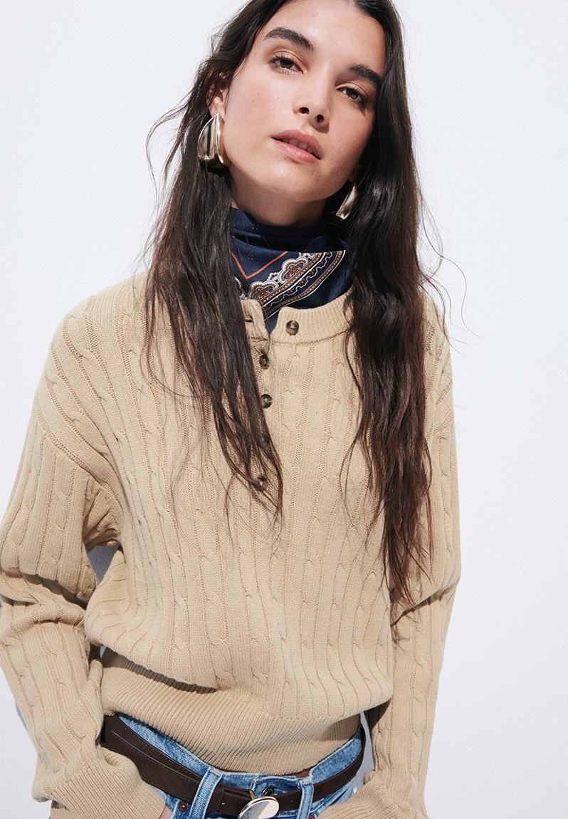 Button-top cable-knit jumper - beige - 1335854002