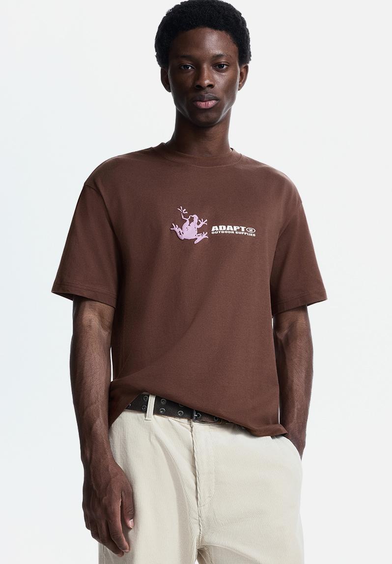 Loose fit printed T-shirt - brown/adapt - 0967955187