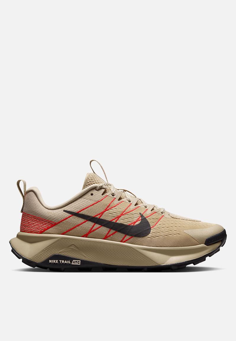 hana  Nike Reactx Wildhorse 10 .