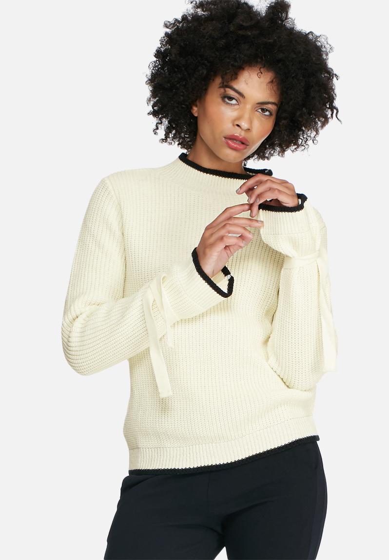 Fluted sleeve jersey - cream with black dailyfriday Knitwear ...