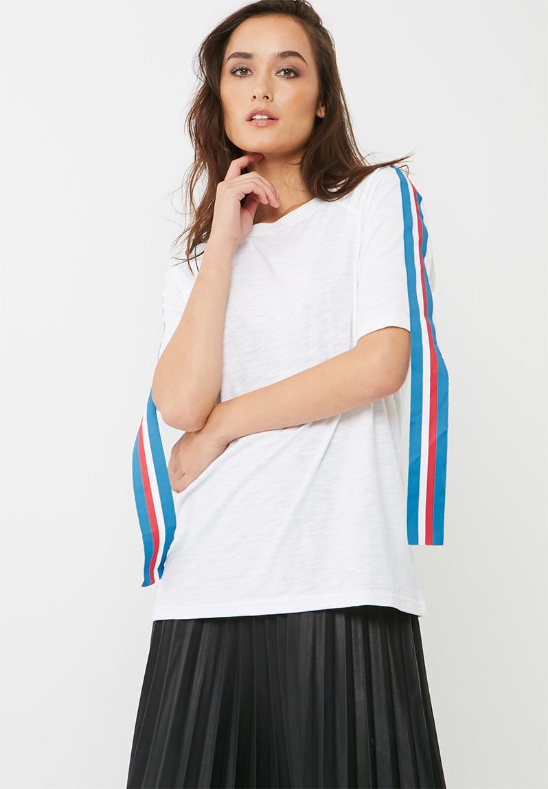 shoulder stripe shirt