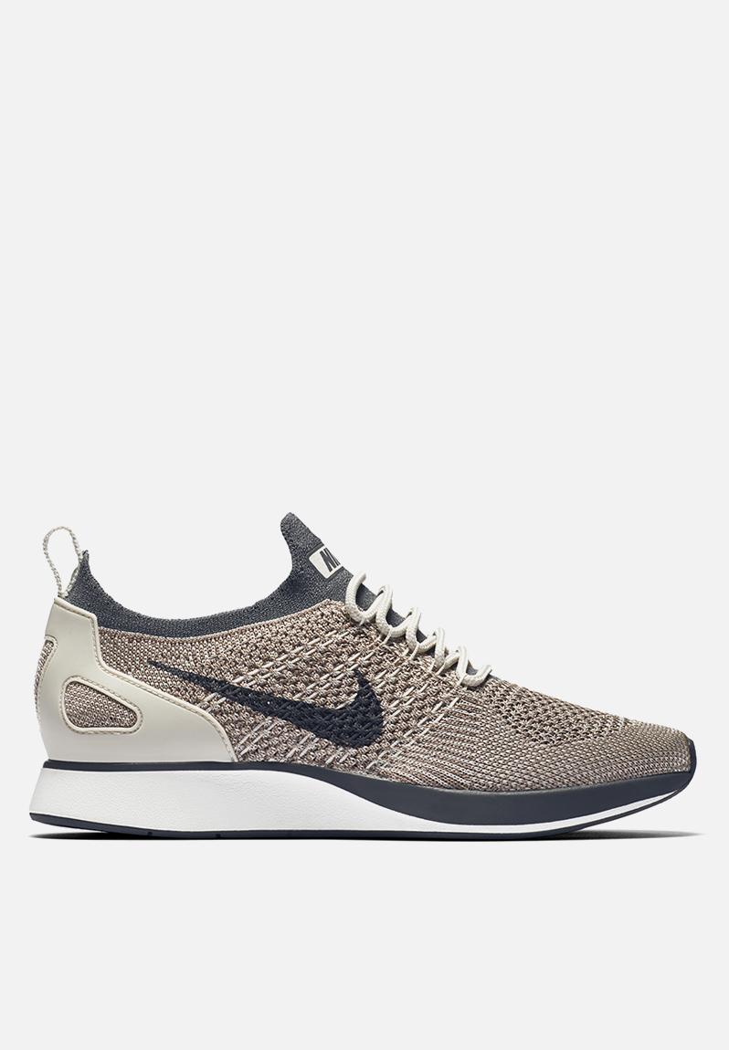 Air zoom mariah flyknit racer womens beige hotsell