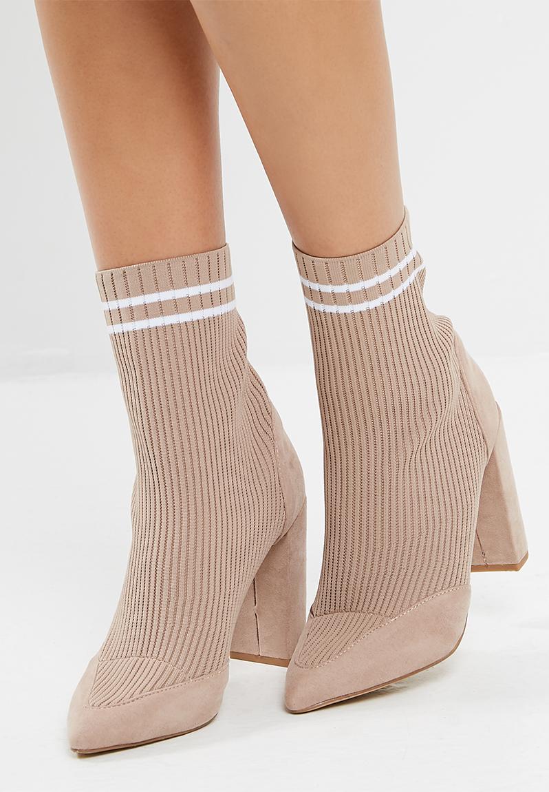lace up boots nude
