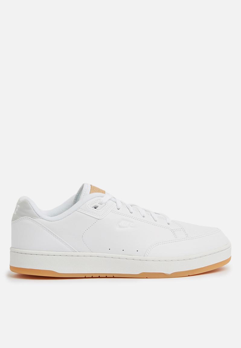 white nike shoes mens sale