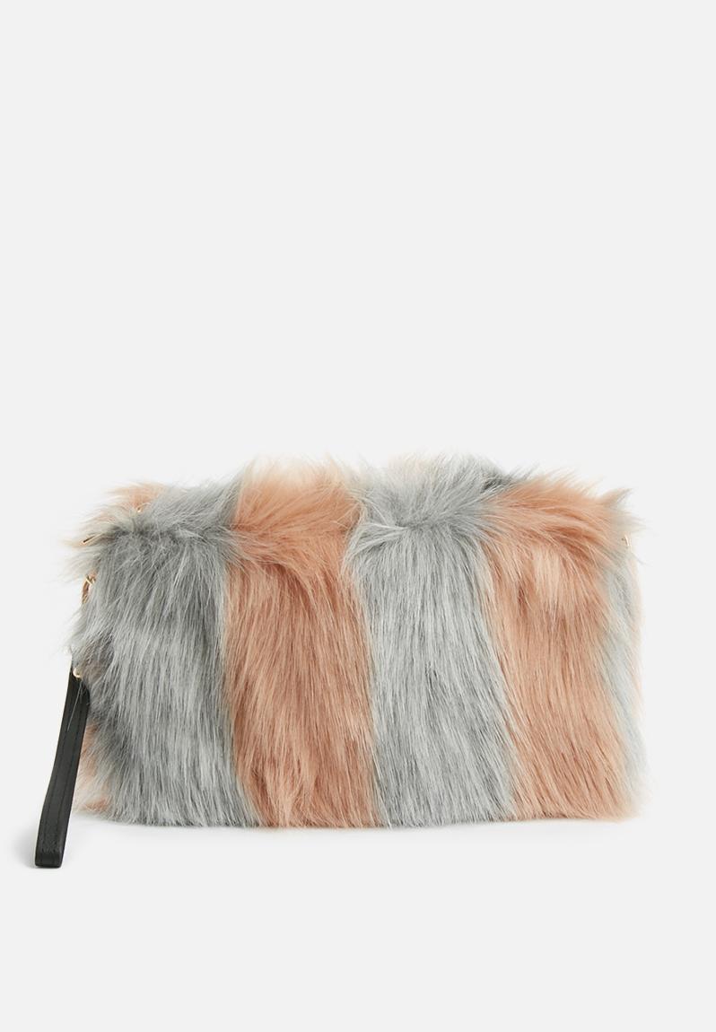 pink fluffy clutch