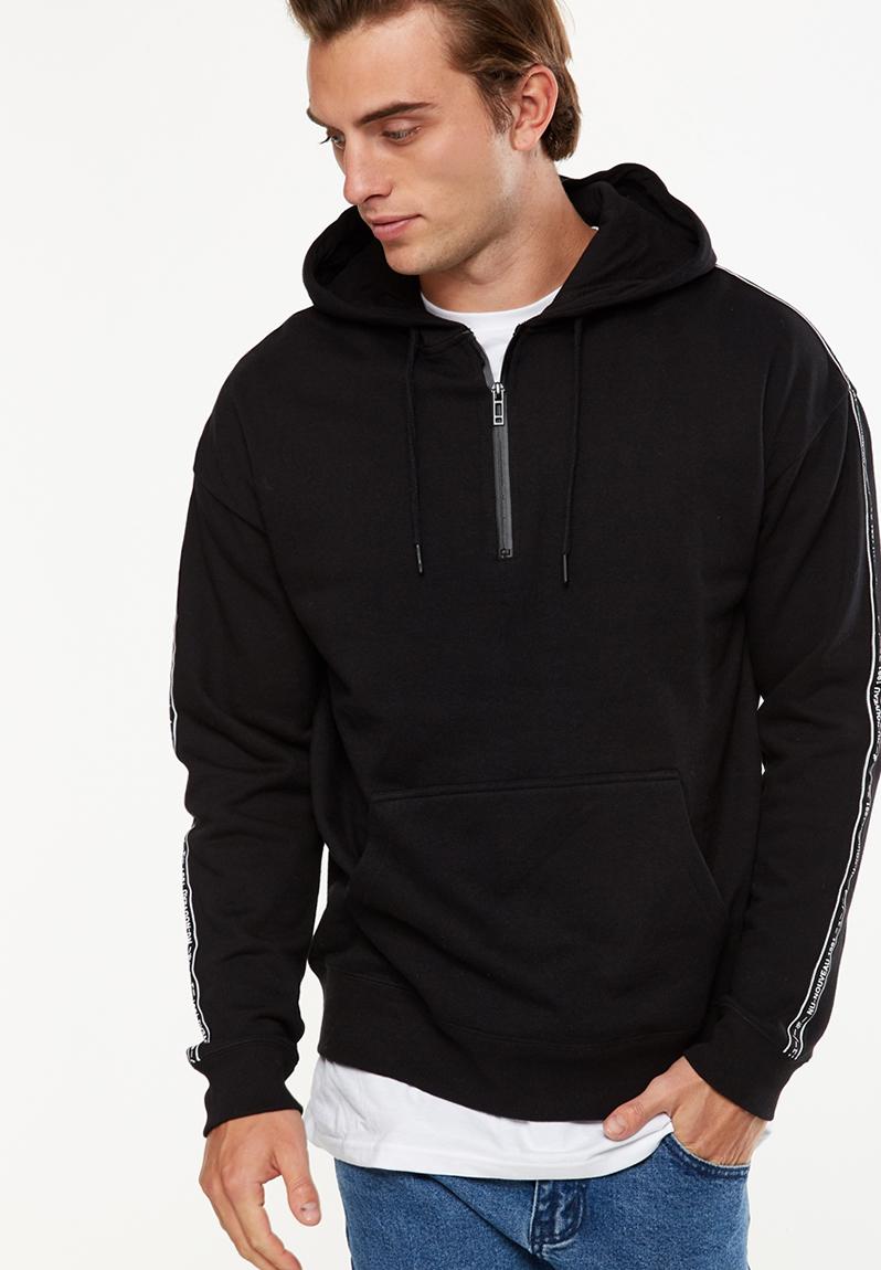 Drop shoulder pullover fleece hoodie - black/nu nouveau tape Cotton On ...