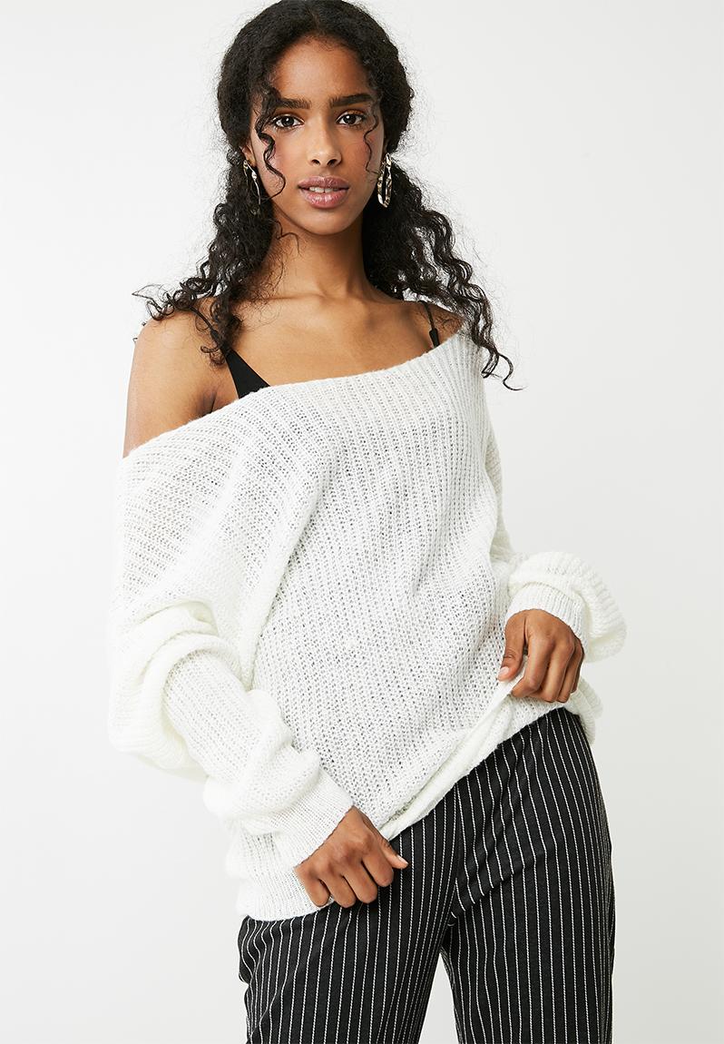 Fluffy yarn twist back oversized knitted jumper - white Missguided ...