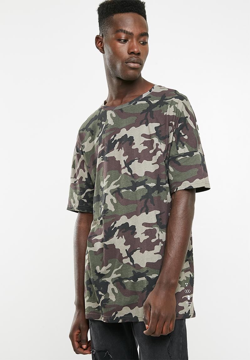 Drop shoulder longline tee - army camo/strange paradise Cotton On T ...