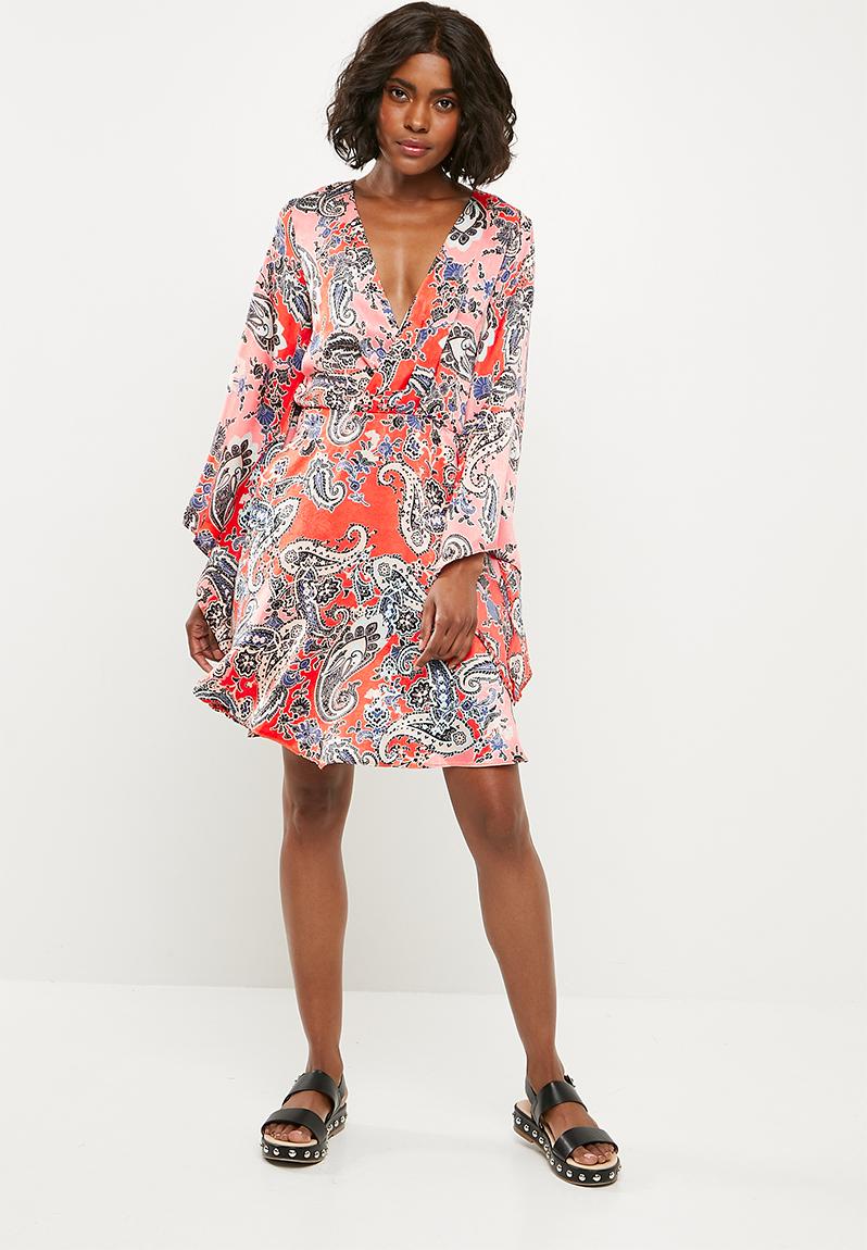 Paisley satin flared sleeve skater - multi Missguided Casual ...
