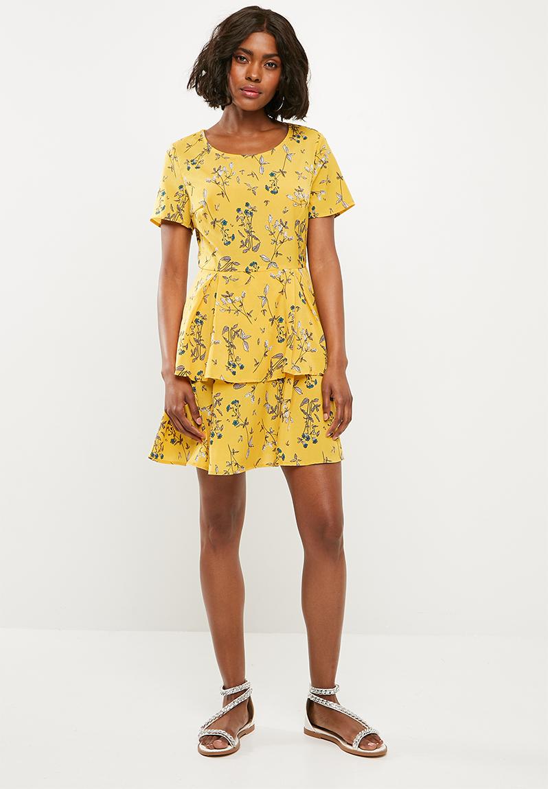 Floral tiered mini dress - yellow Missguided Casual | Superbalist.com