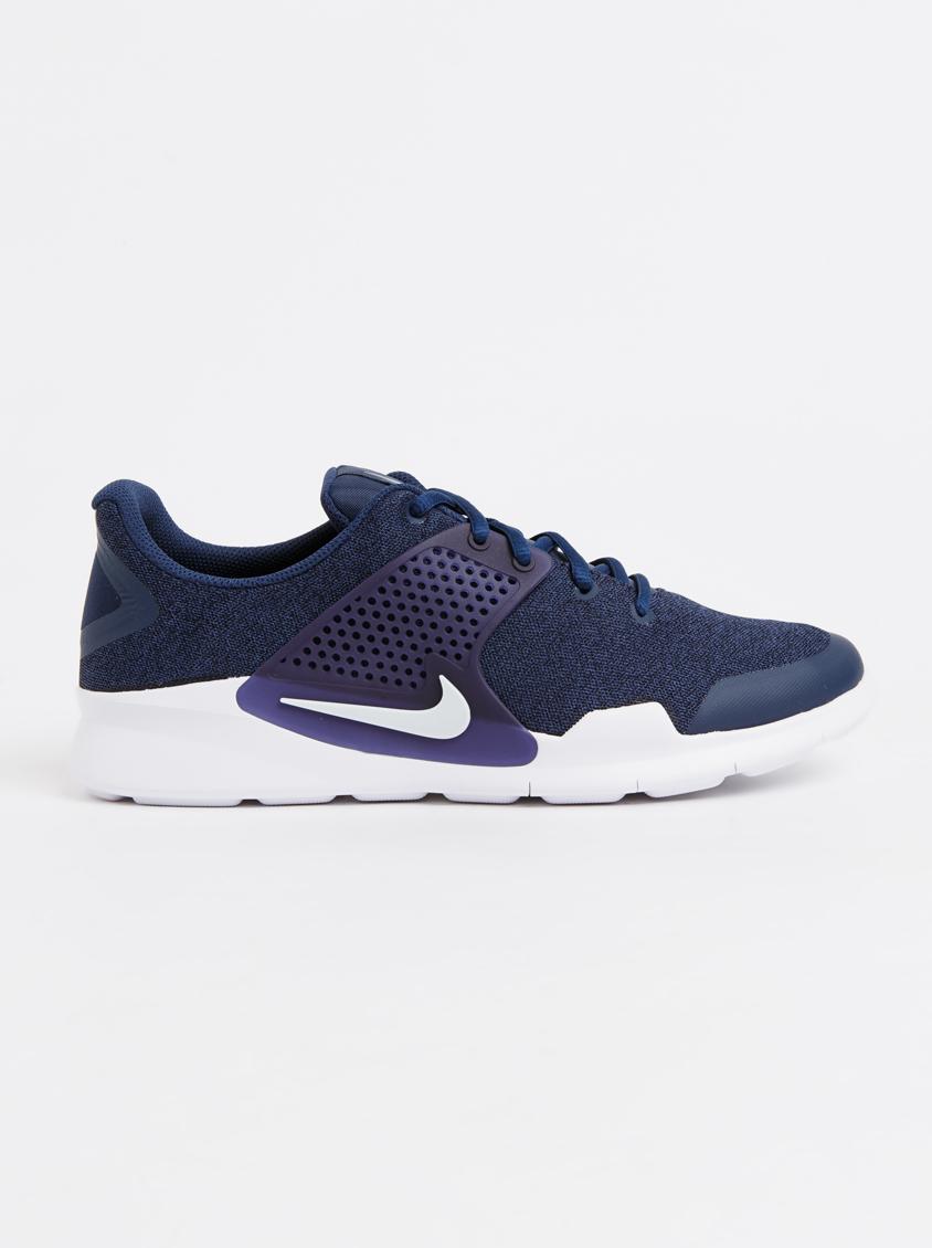 navy nike sneakers