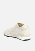 new balance mrl996dw