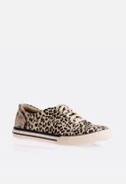 zilo snow leopard trainer