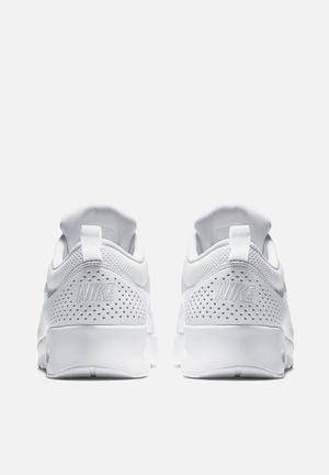 Air Max Thea – white Nike Sneakers | Superbalist.com