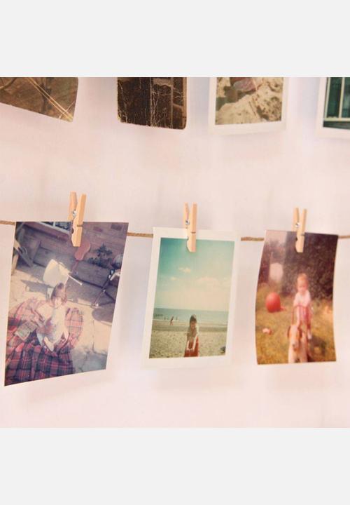 Umbra - Hangit photo display