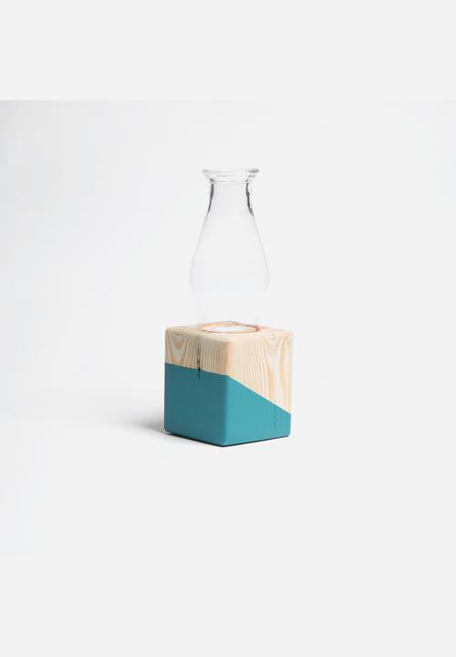 Decorative Details - Eish Lamp