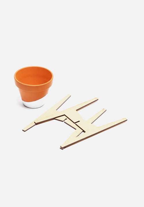 Swagger Products - Standing Planter 