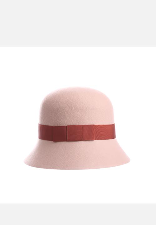 cloche cap