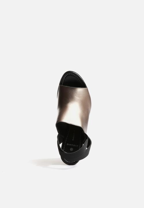Pieces - Edith Leather Wedge