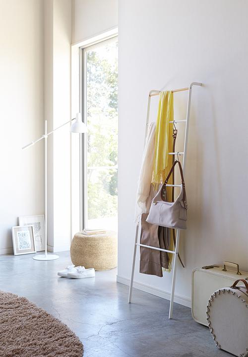 Tower ladder hanger - white