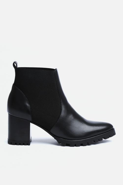 Annie Boot