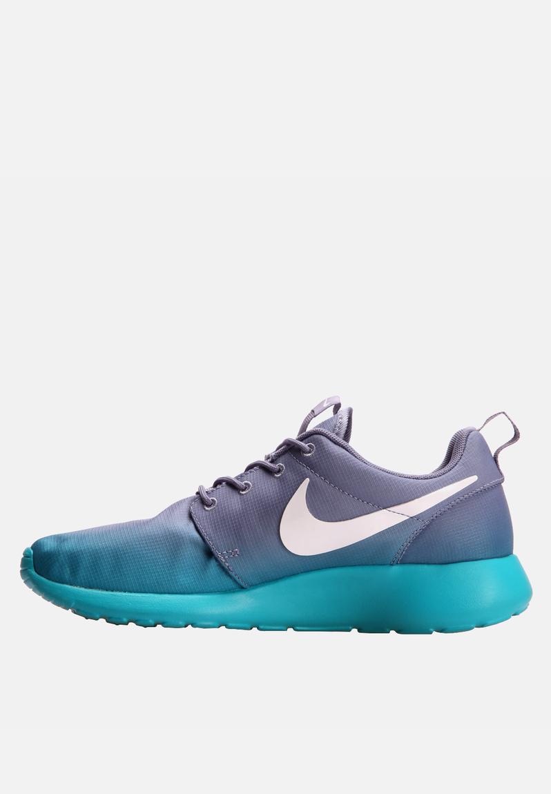 nike roshe run animal print