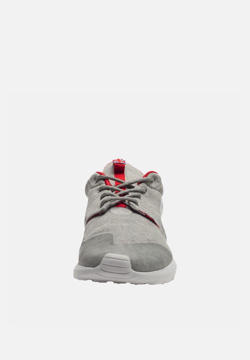 nike roshe run light grey