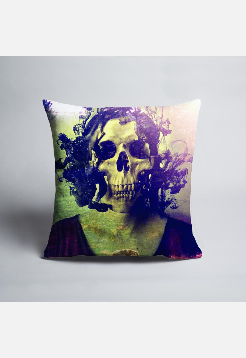 Ali Gulec - Miss Skull - Cushion cover