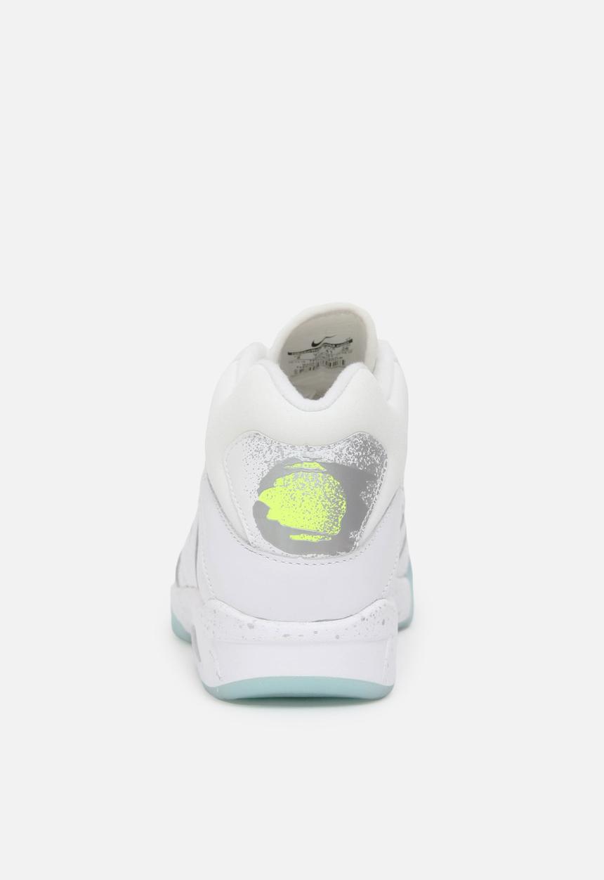 Nike - Air Tech Challenge III